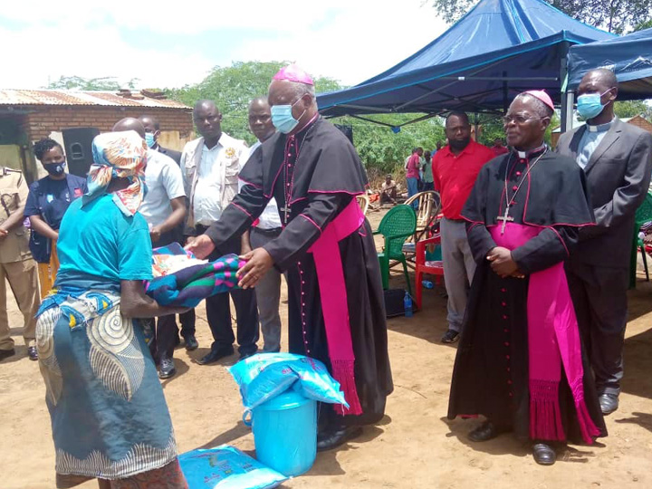 Malawi Catholic bishops donate to Cyclone Ana flood victims