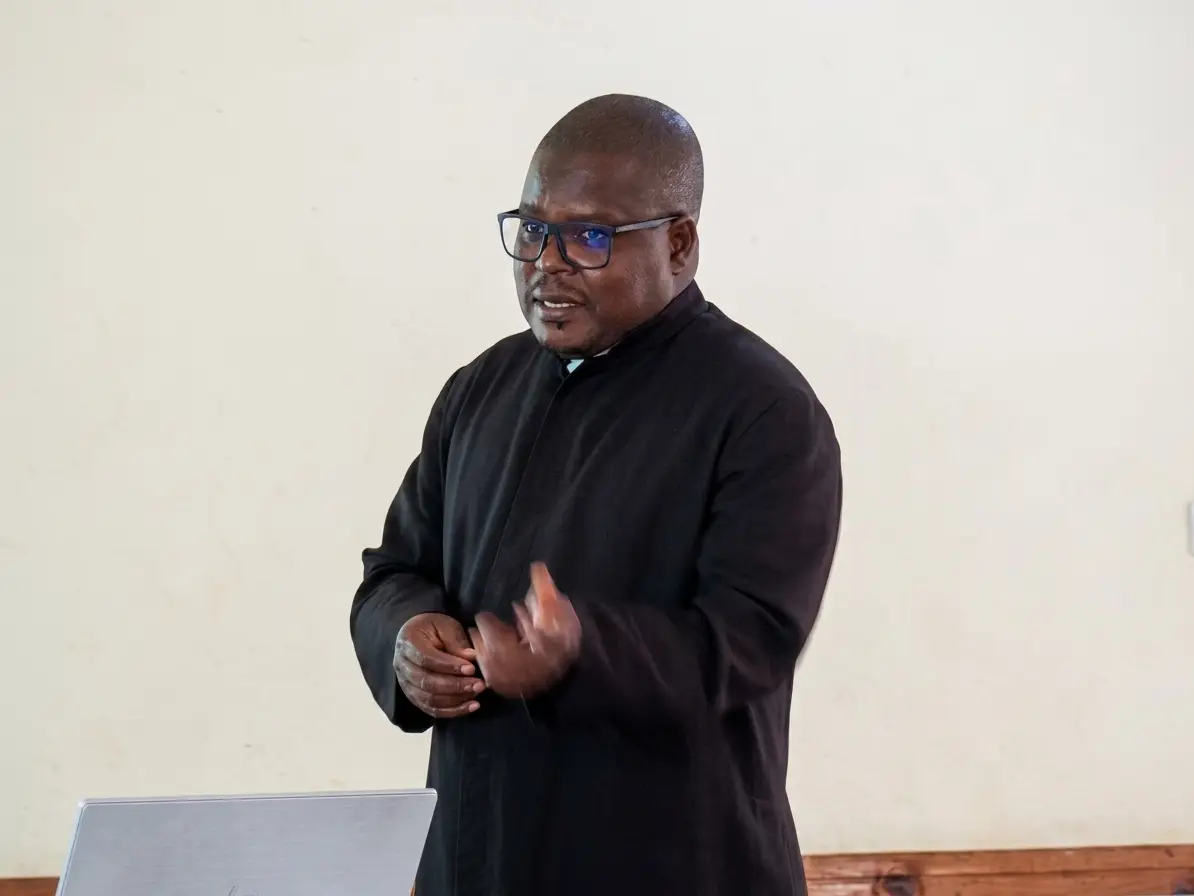 Fr Samson Kunkumbira